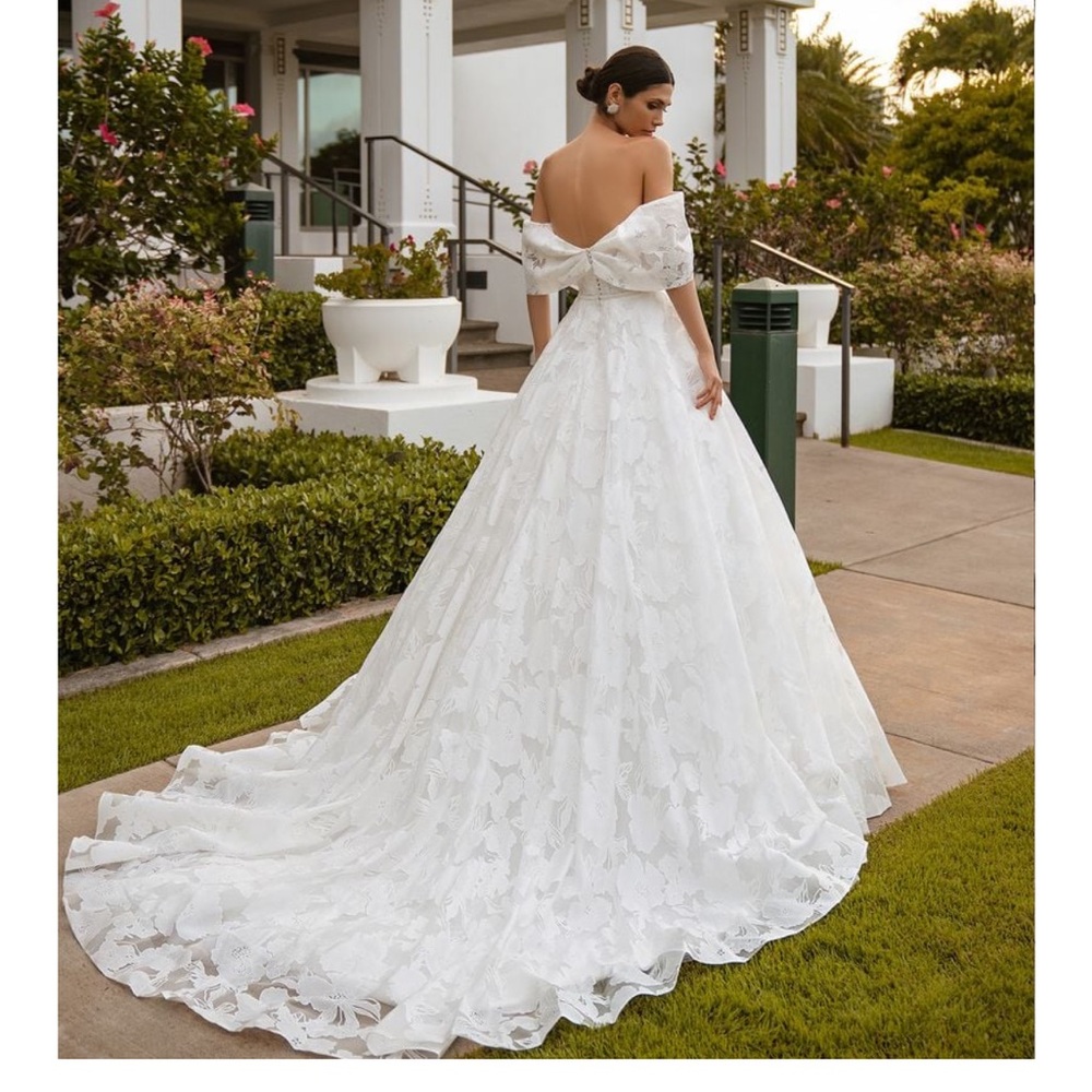 Wedding Gown Designer - Picture 3 of 9